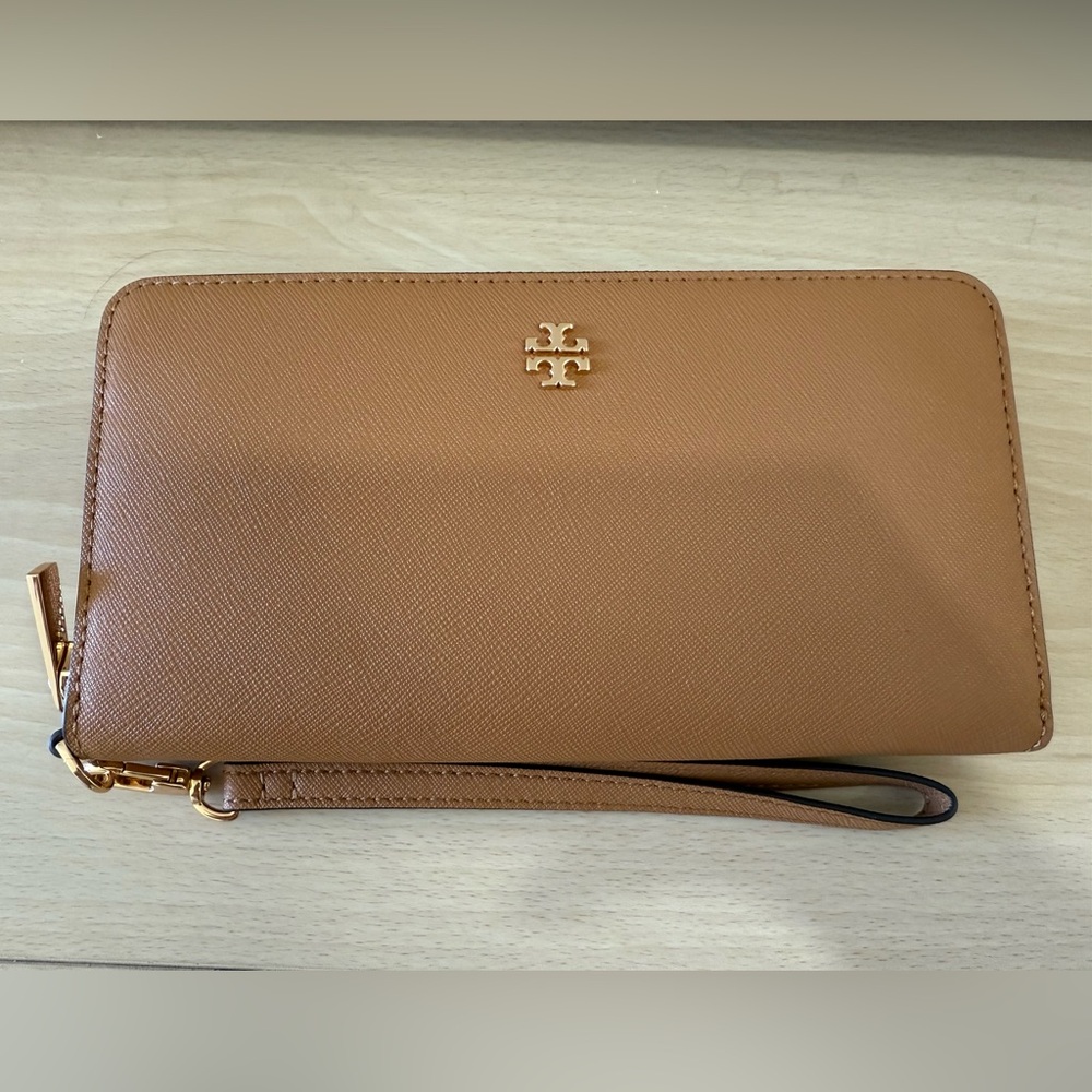 (NWT) Tory Burch Wallet WRISLET ZIP CONTINENTAL LONG ZIP AROUND 74179